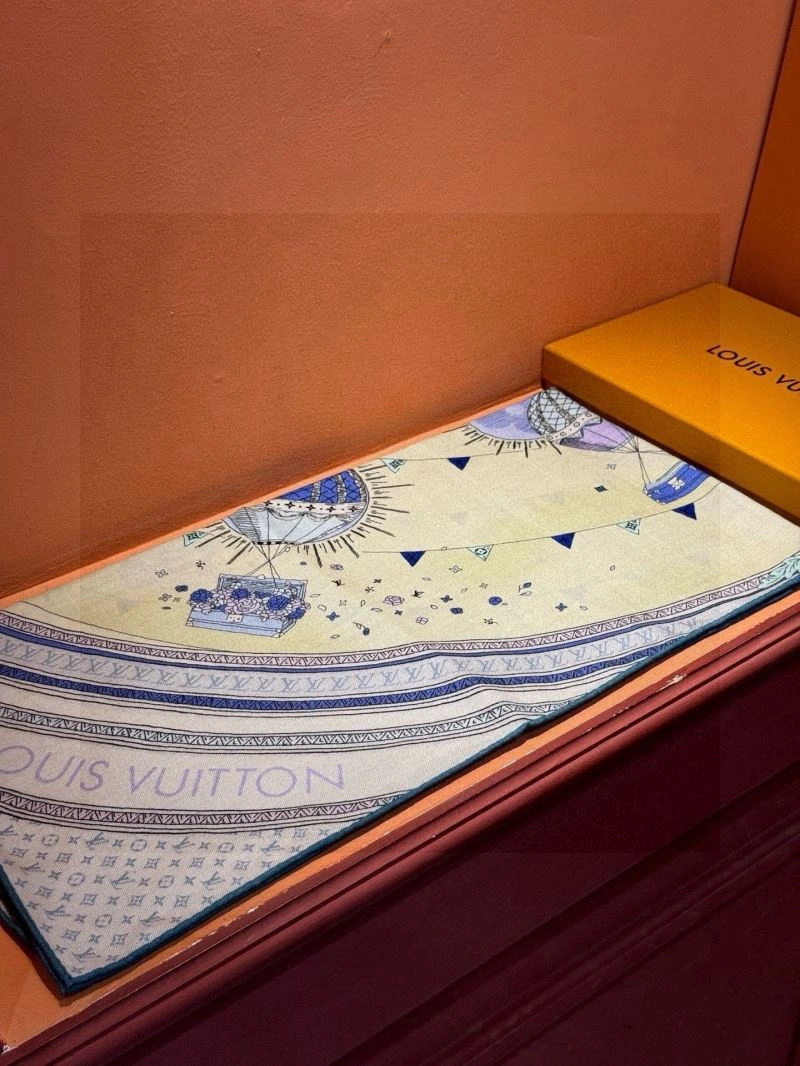 Louis Vuitton Scarf Durable 270868