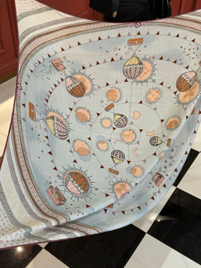Breathable Louis Vuitton Scarf 270873