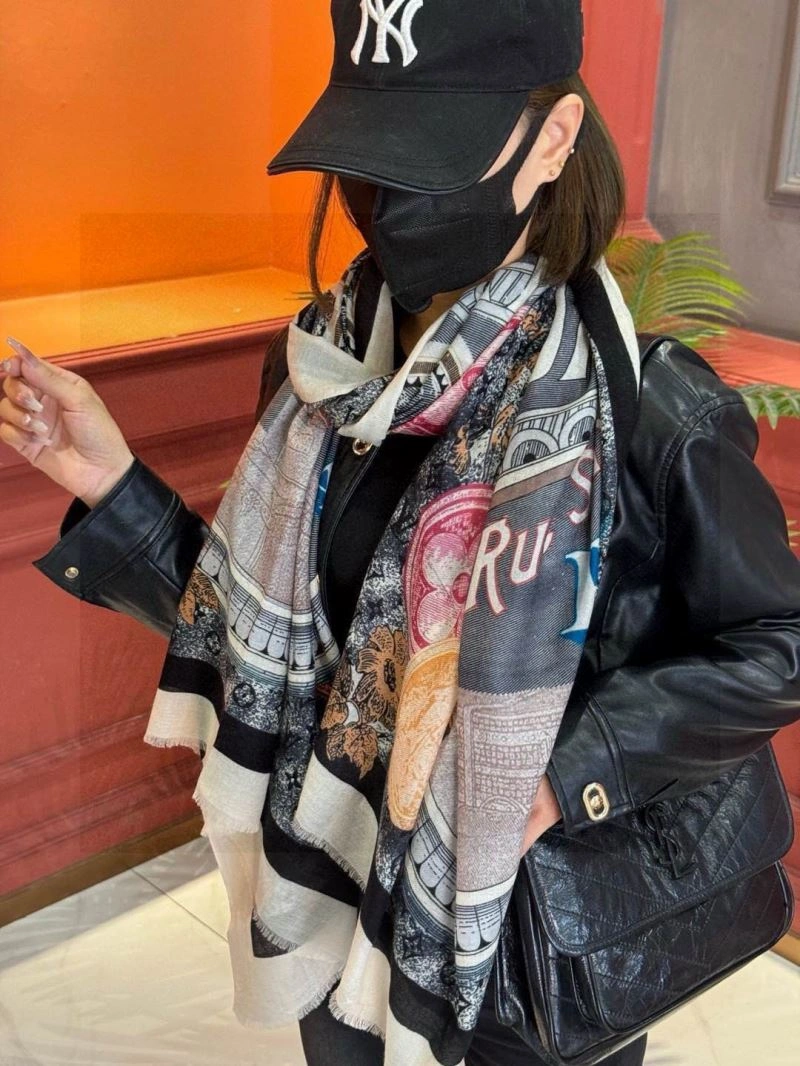 NewStyle Louis Vuitton Scarf 270866