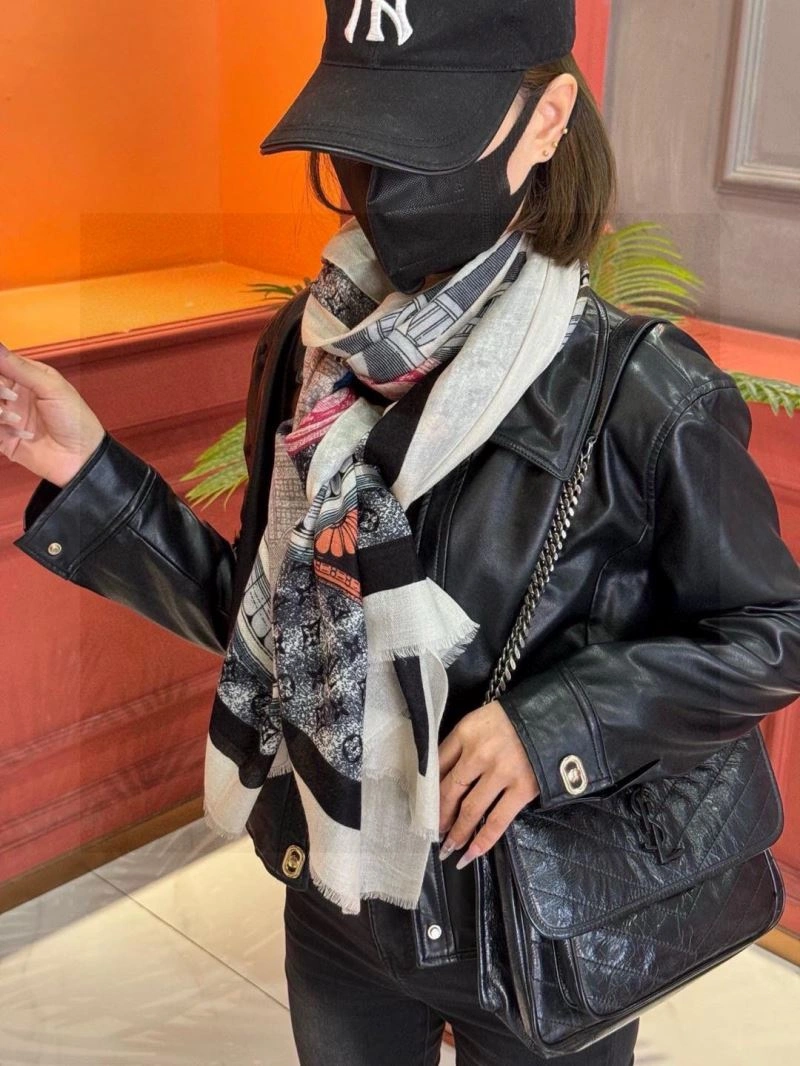 NewStyle Louis Vuitton Scarf 270866