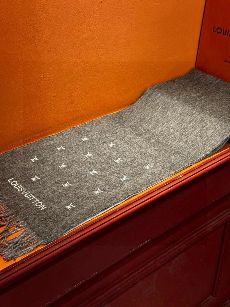 HighPerformance Louis Vuitton Scarf 270865