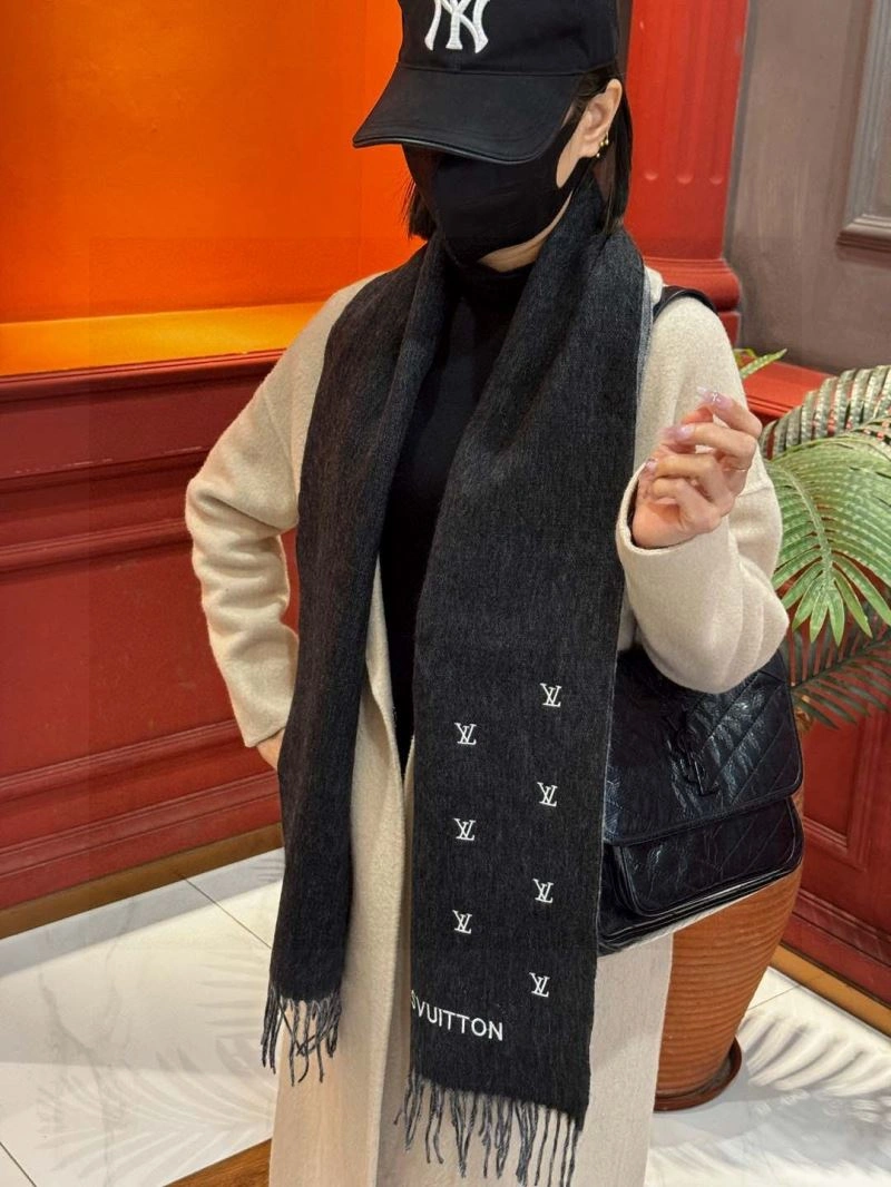 Louis Vuitton Scarf MultiPurpose 270877