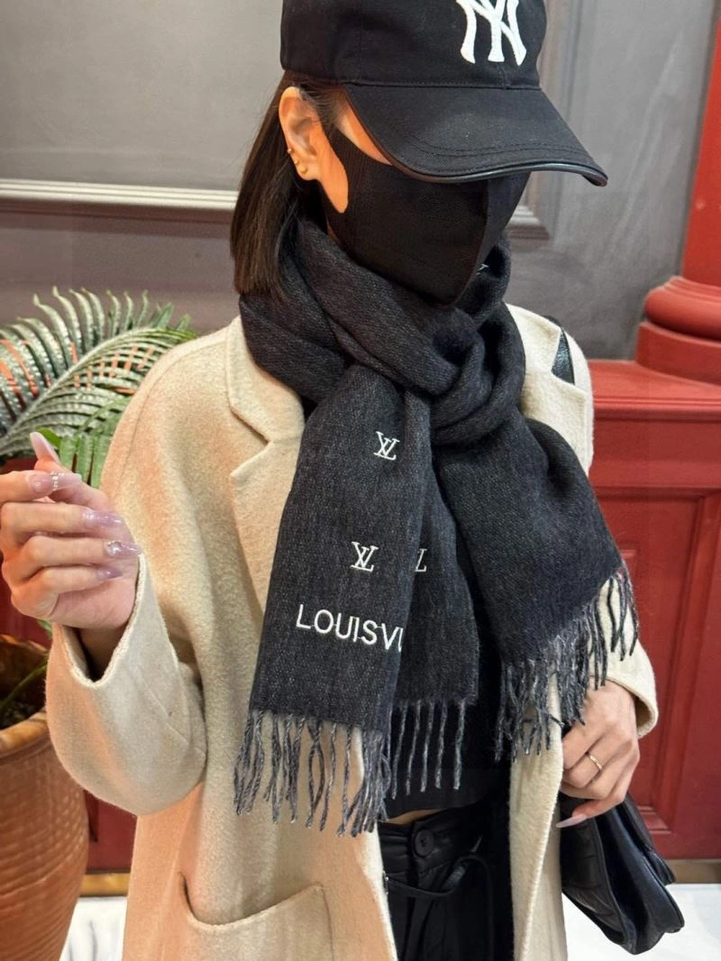 Louis Vuitton Scarf MultiPurpose 270877