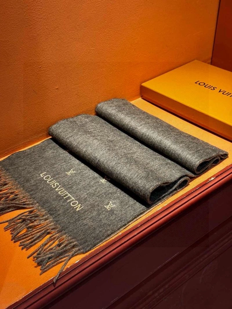 Lightweight Louis Vuitton Scarf 270861
