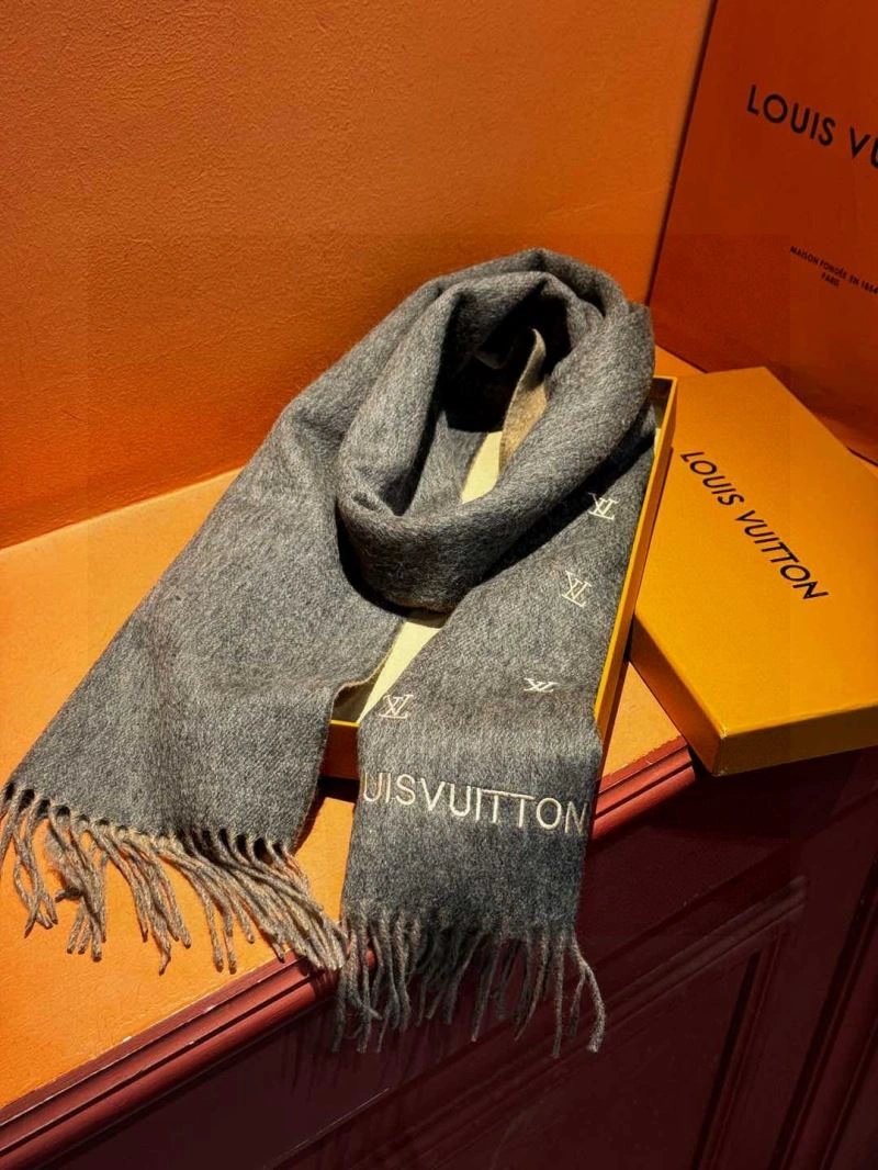 Lightweight Louis Vuitton Scarf 270861