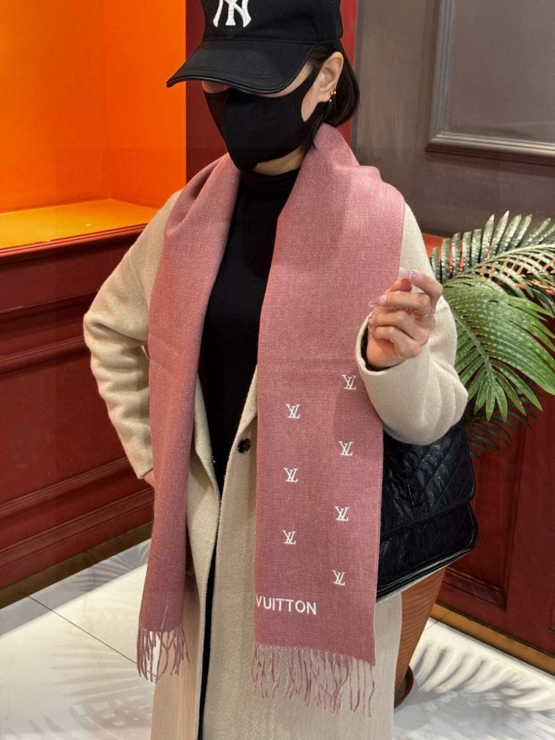Snug Louis Vuitton Scarf 270863