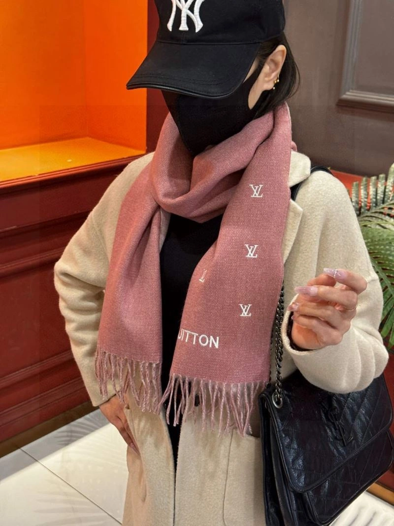 Snug Louis Vuitton Scarf 270863