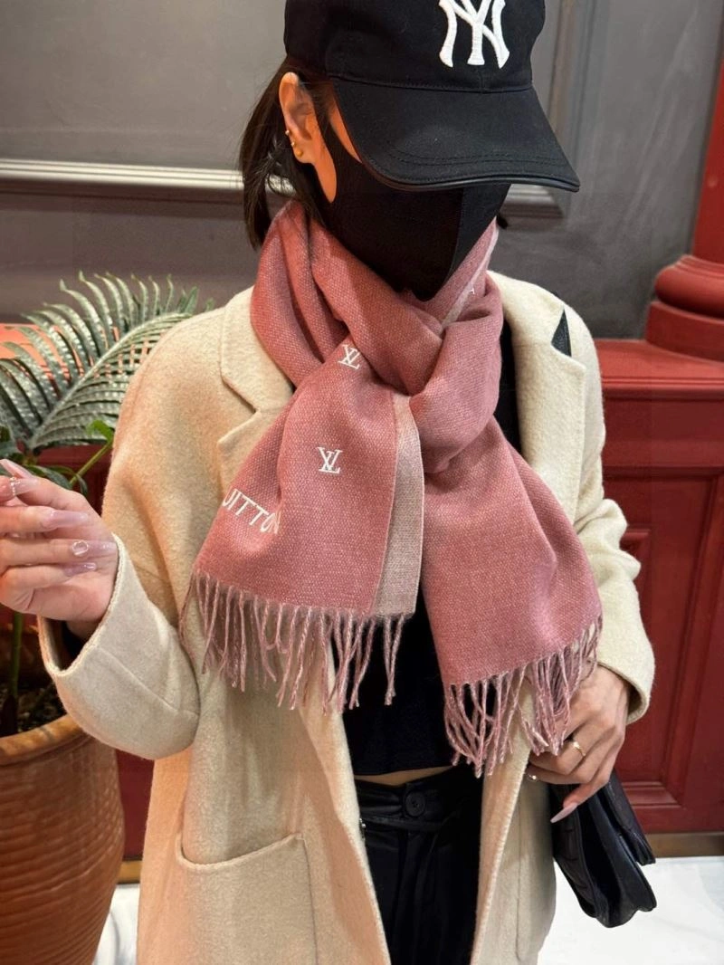 Snug Louis Vuitton Scarf 270863