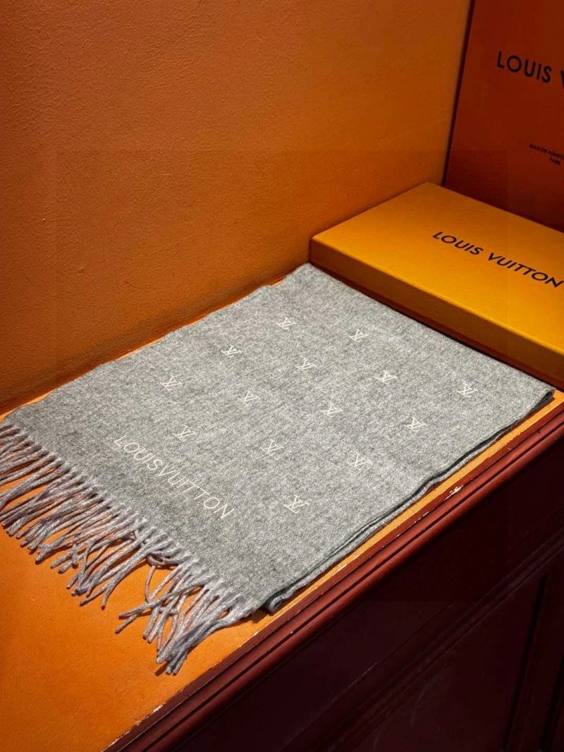 Louis Vuitton Scarf Colorful 270860