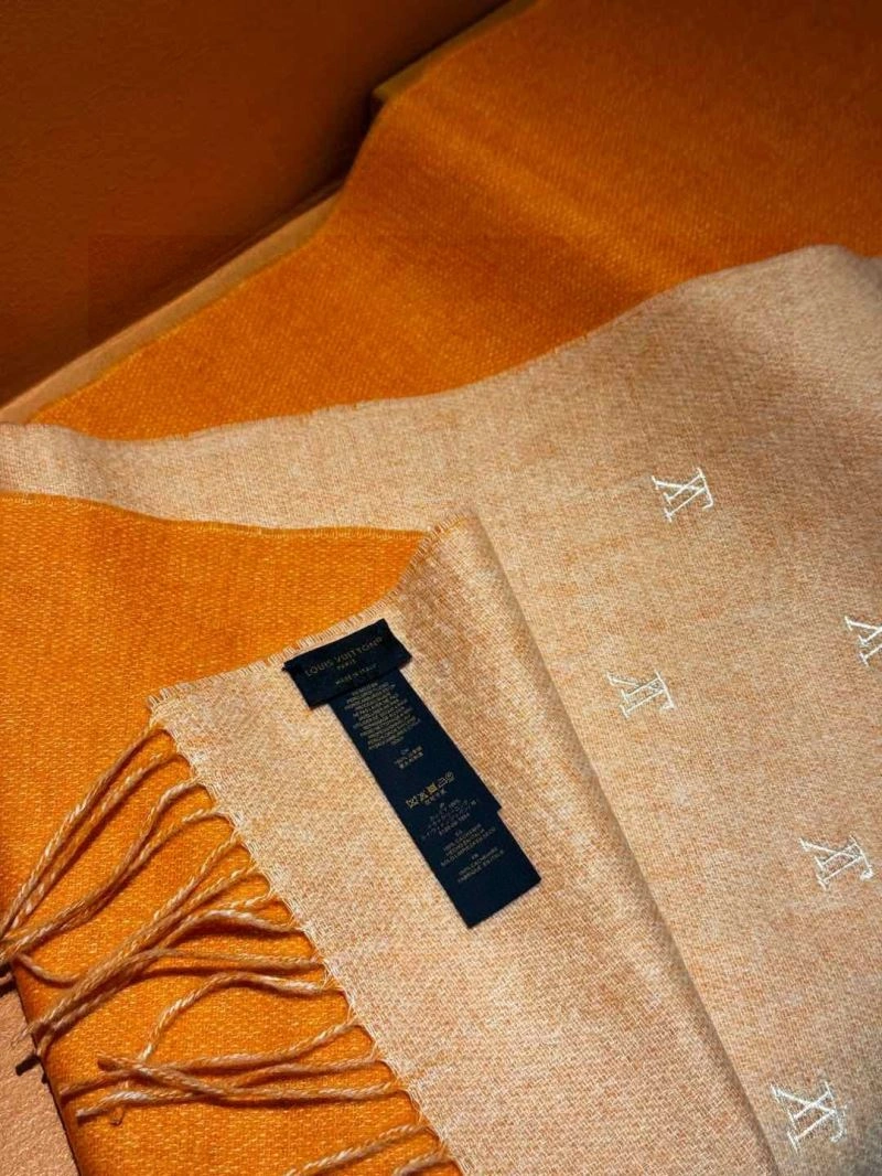 Seasonal Louis Vuitton Scarf 270858
