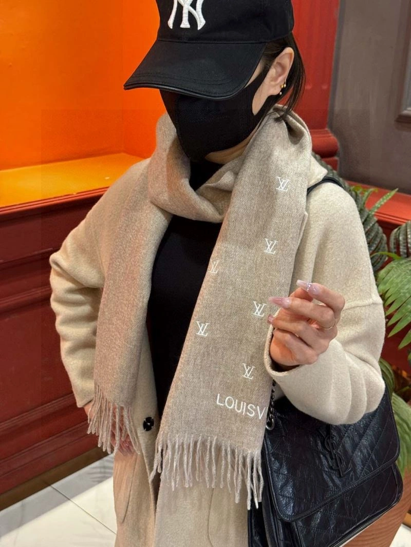 Louis Vuitton Scarf Vibrant 270864