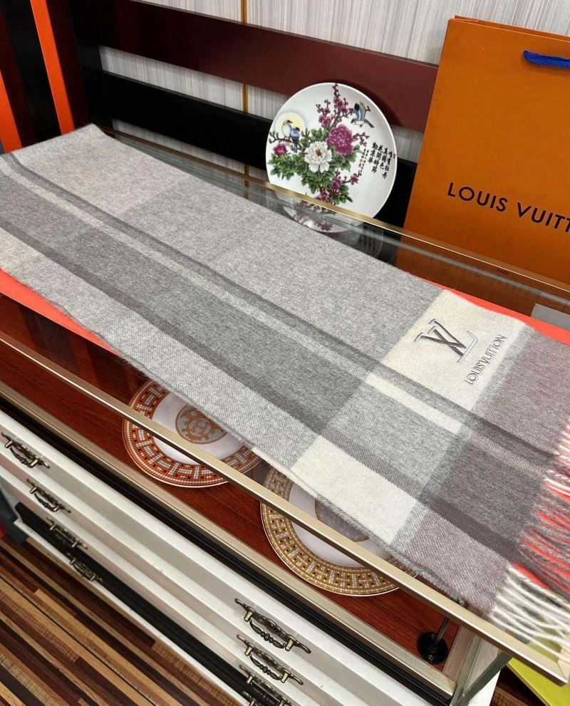 Louis Vuitton Scarf Fashionable 270838