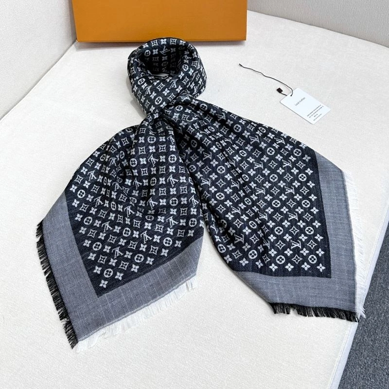Breathable Louis Vuitton Scarf 271481