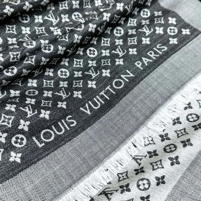 Breathable Louis Vuitton Scarf 271481
