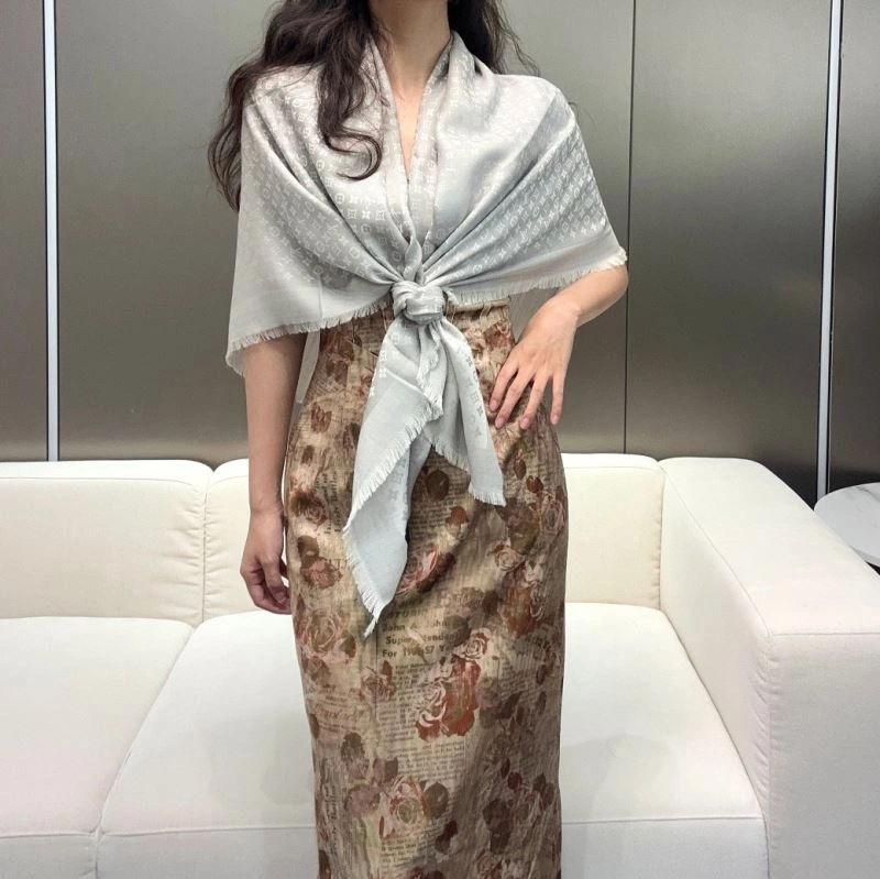 Louis Vuitton Scarf Unique 271475