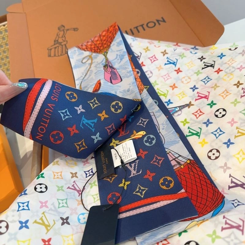 Compact Louis Vuitton Scarf 271466