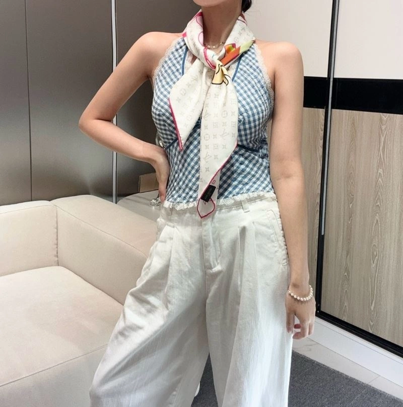 Seasonal Louis Vuitton Scarf 271434