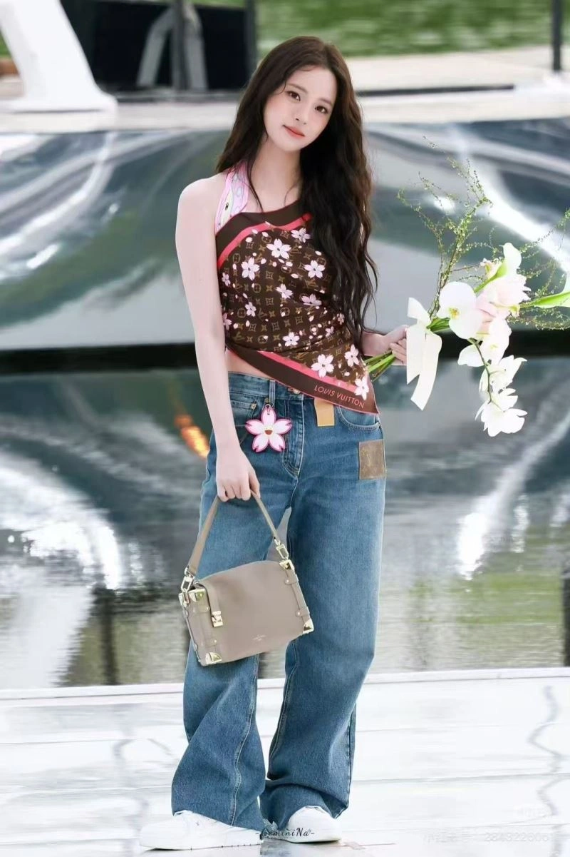 Comfortable Louis Vuitton Scarf 271425