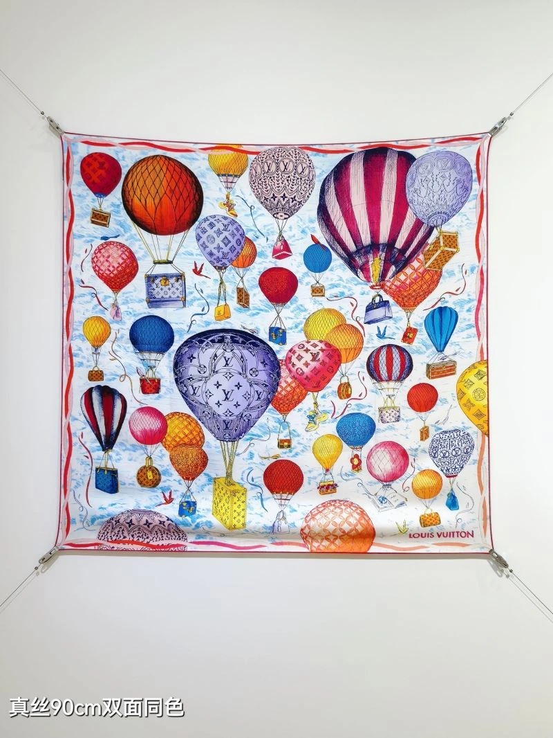 Versatile Louis Vuitton Scarf 271420