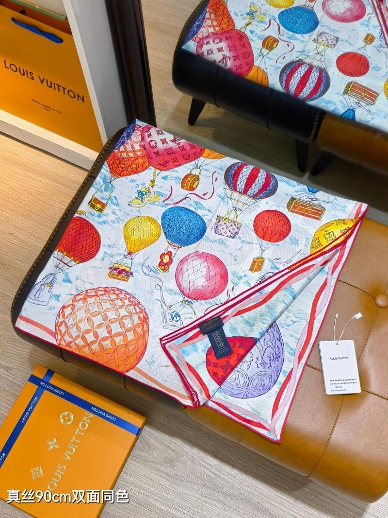 Versatile Louis Vuitton Scarf 271420
