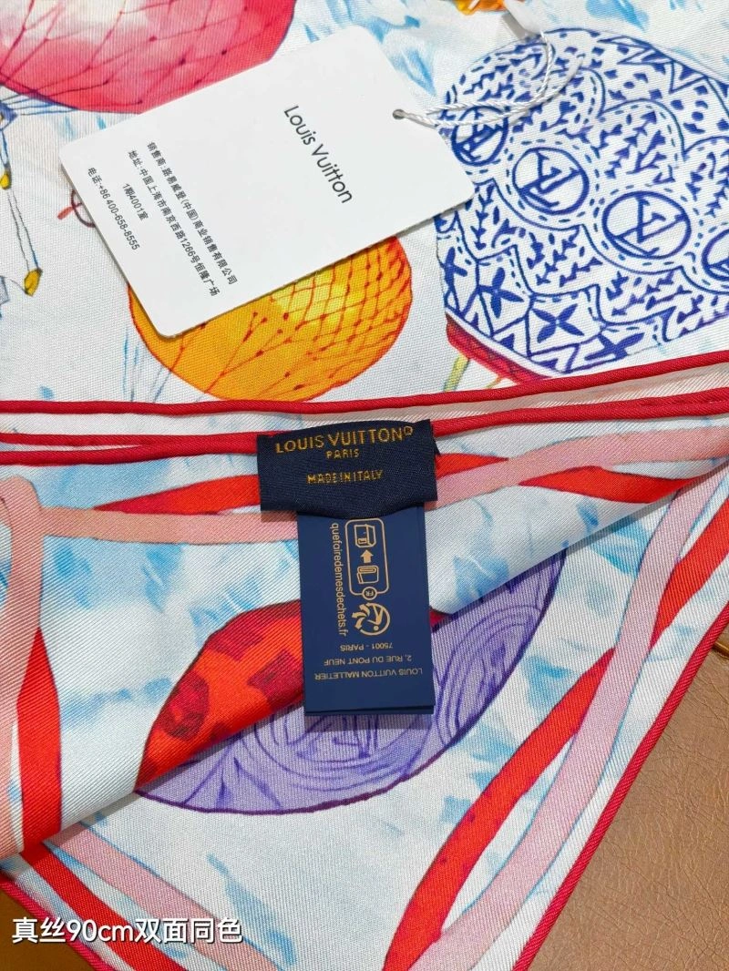Versatile Louis Vuitton Scarf 271420
