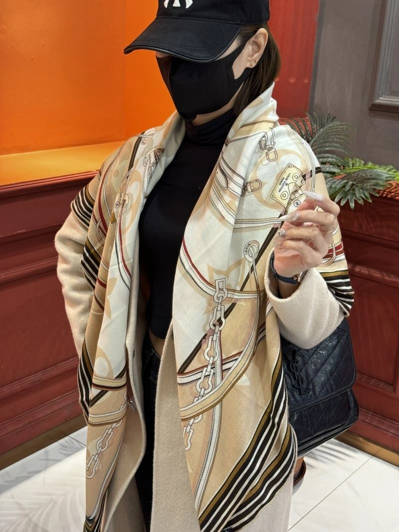 Louis Vuitton Scarf Sophisticated 271428