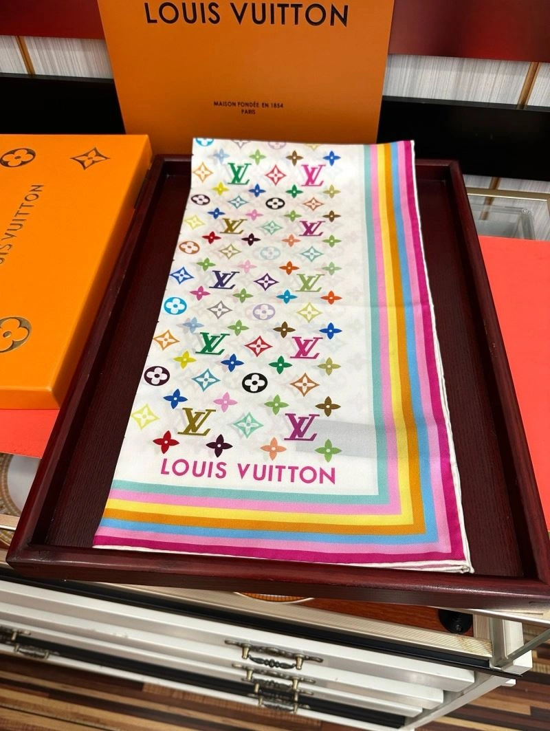 Casual Louis Vuitton Scarf 271384