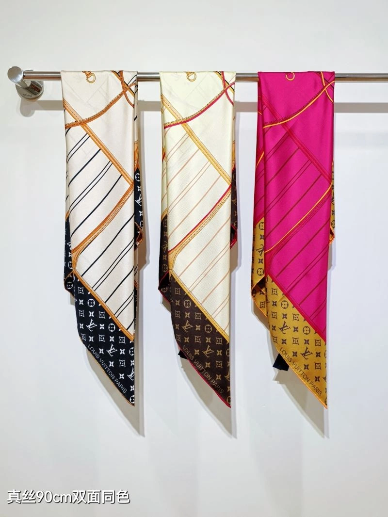 Seasonal Louis Vuitton Scarf 271387