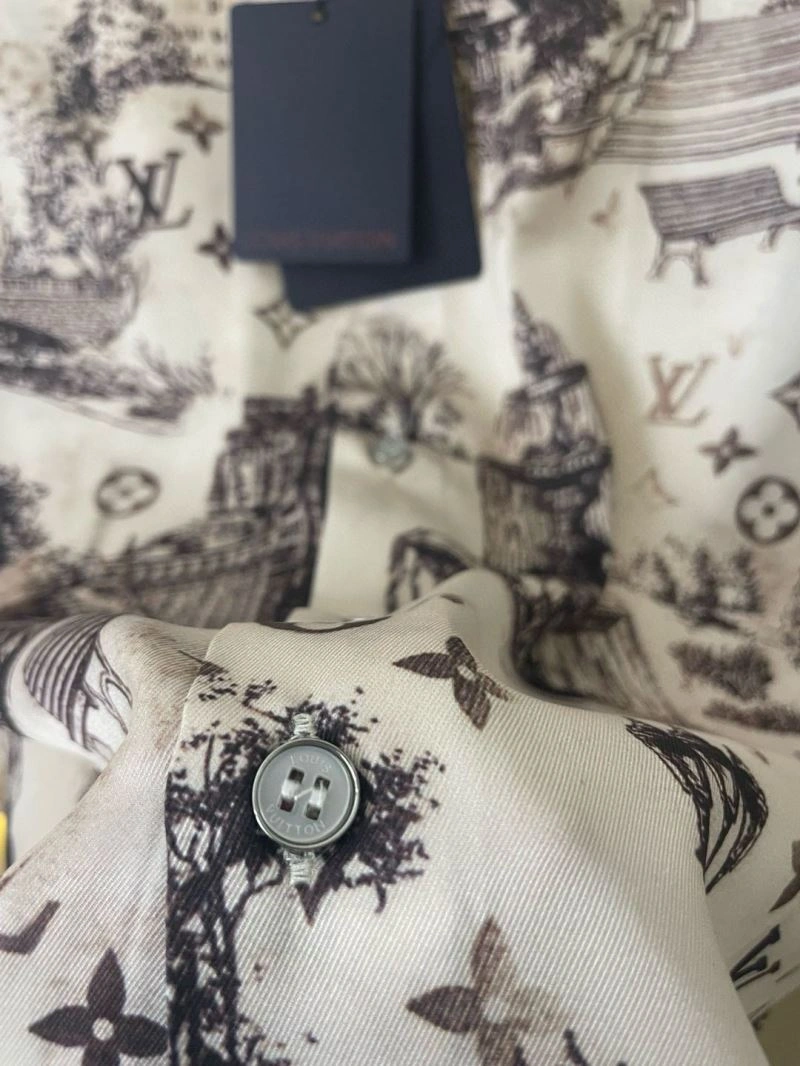 Unisex Louis Vuitton Shirts 138620