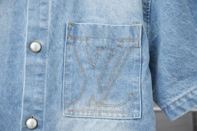 SmoothTexture Louis Vuitton Shirts 138601