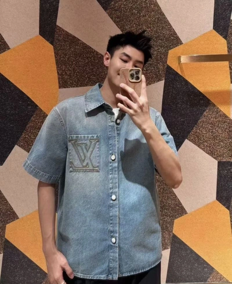 SmoothTexture Louis Vuitton Shirts 138601