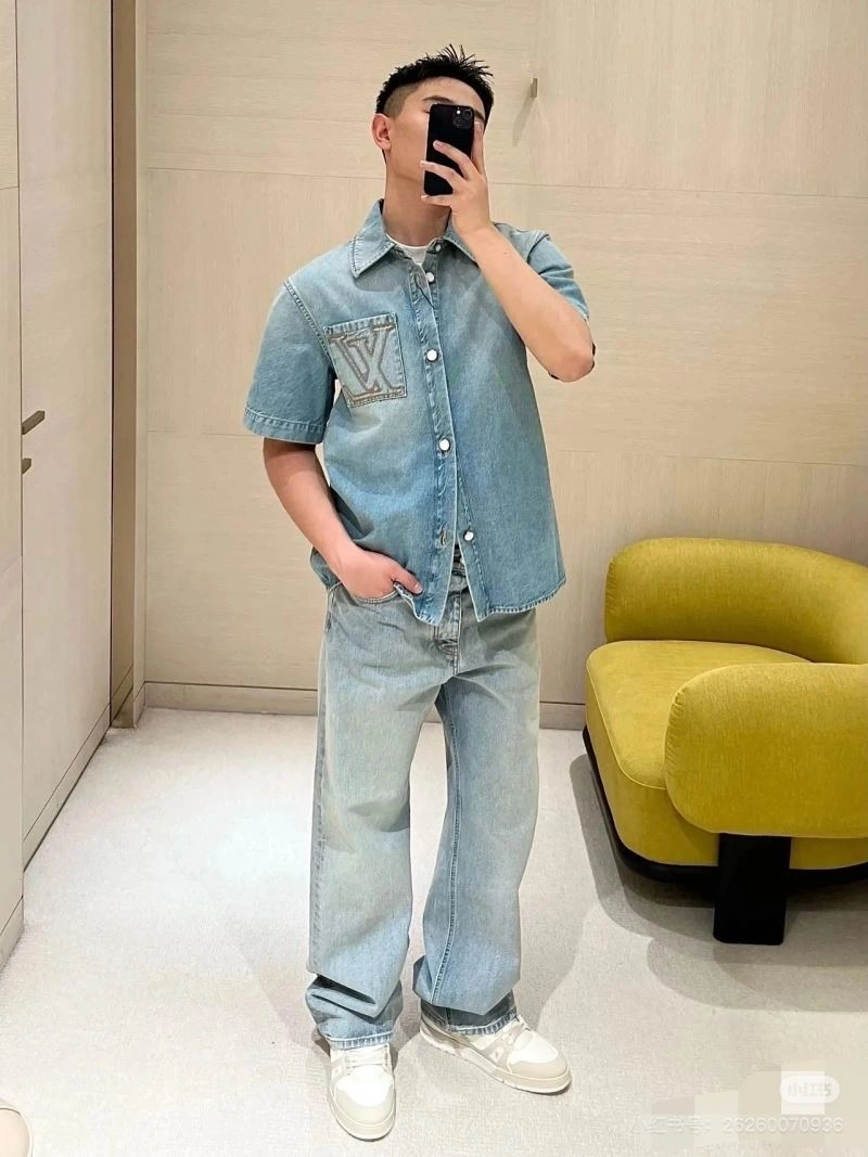 SmoothTexture Louis Vuitton Shirts 138601