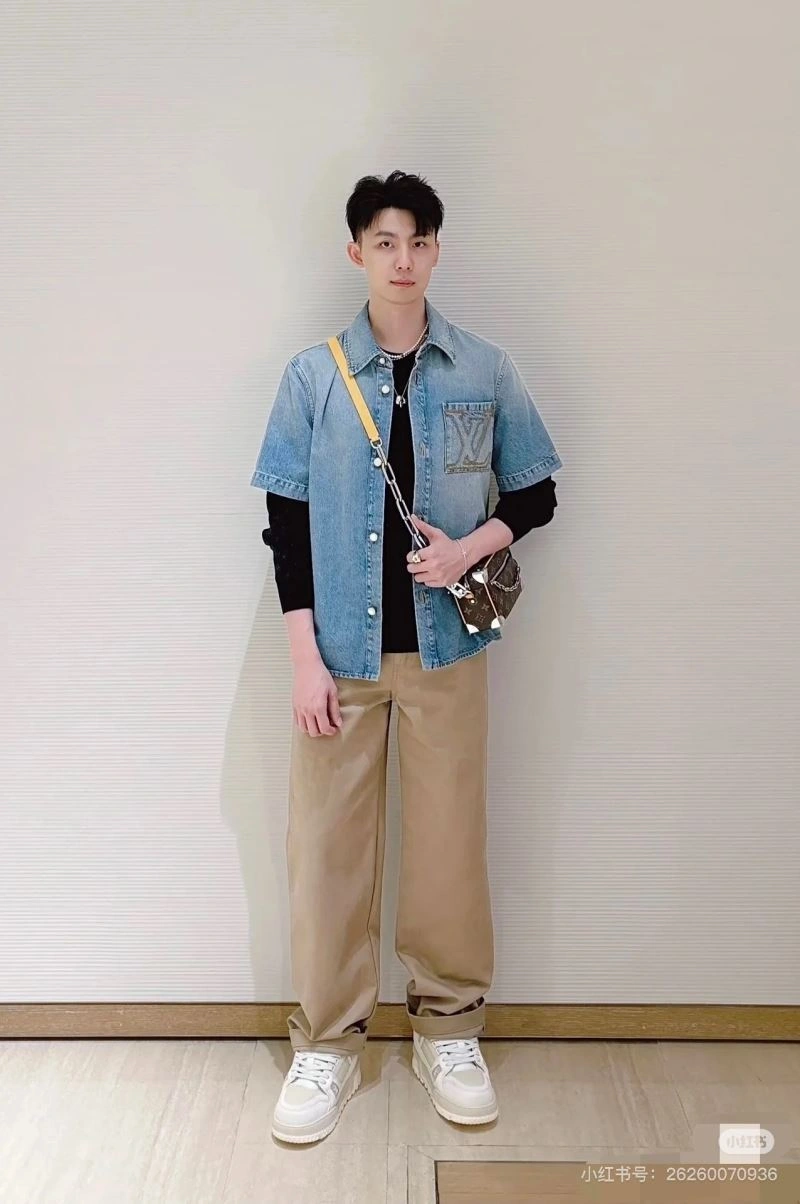 SmoothTexture Louis Vuitton Shirts 138601