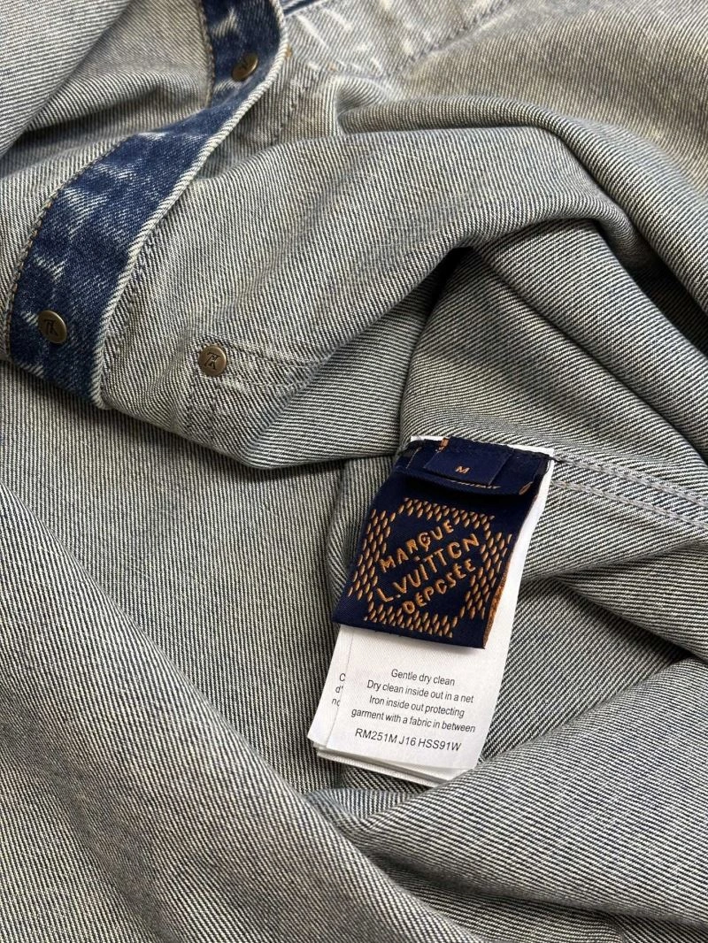 Snug Louis Vuitton Shirts 138590