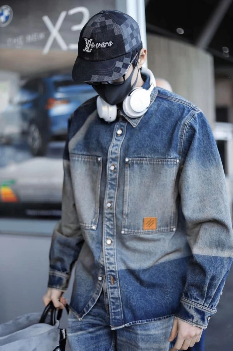 Snug Louis Vuitton Shirts 138590