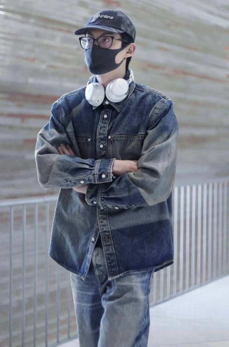 Snug Louis Vuitton Shirts 138590