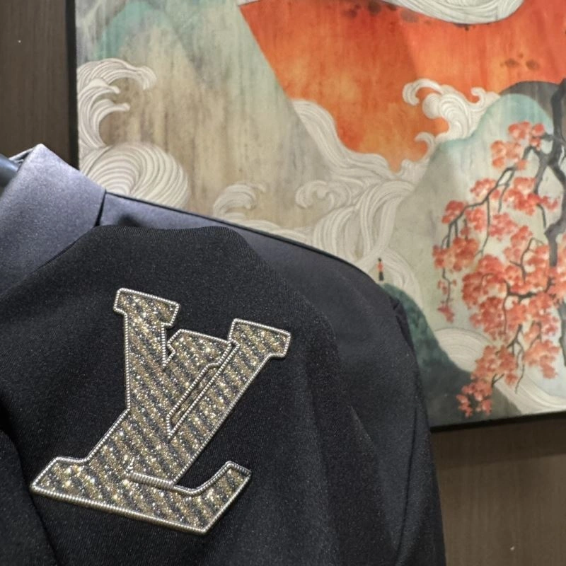 Bright Louis Vuitton Shirts 137506