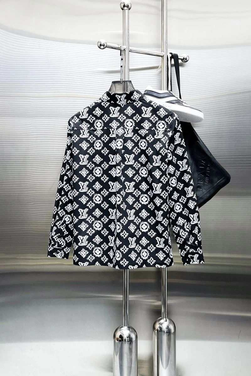 Sporty Louis Vuitton Shirts 137513