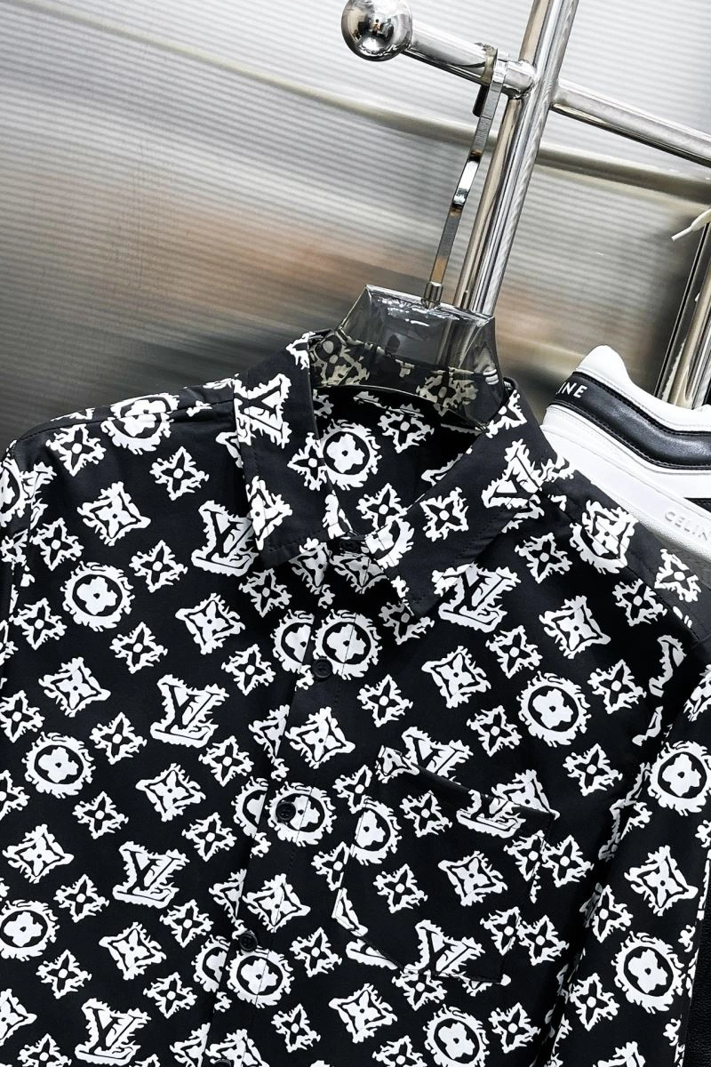 Sporty Louis Vuitton Shirts 137513