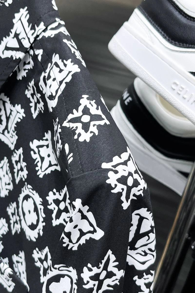 Sporty Louis Vuitton Shirts 137513