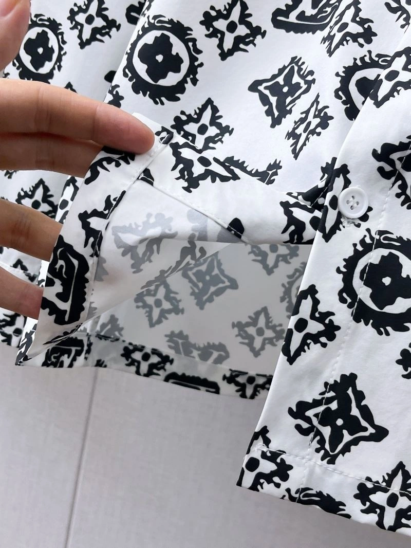 Louis Vuitton Shirts Chic 137469
