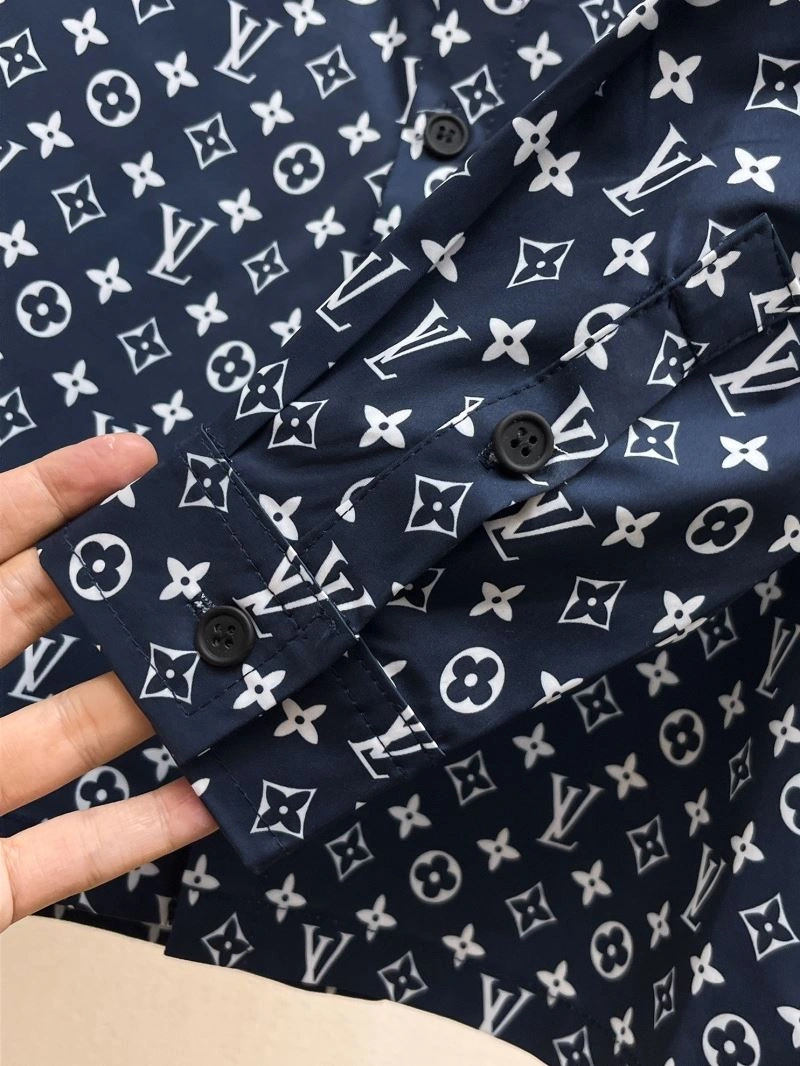 Louis Vuitton Shirts Sleek 137446