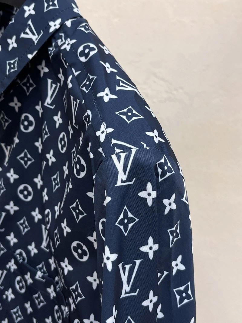 Louis Vuitton Shirts Sleek 137446
