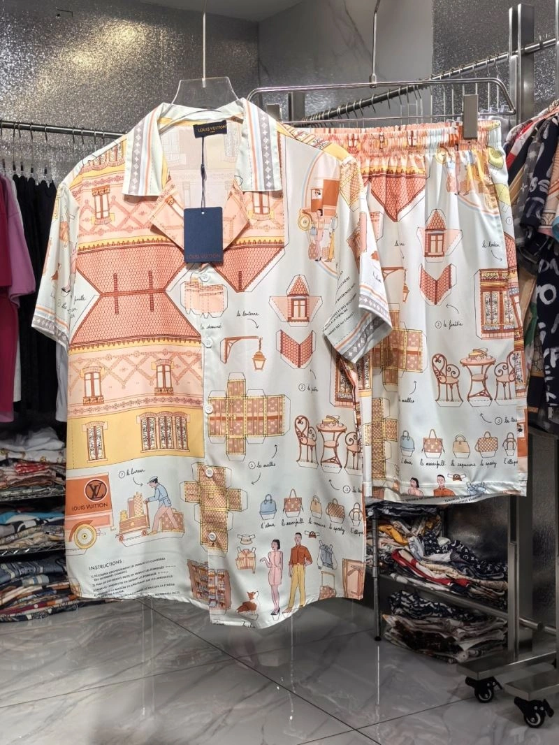 Louis Vuitton Shirts EyeCatching 136485