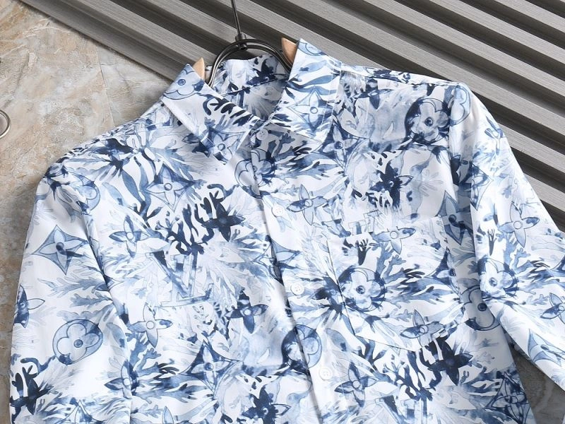 Seasonal Louis Vuitton Shirts 136466