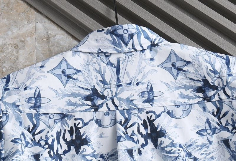 Seasonal Louis Vuitton Shirts 136466