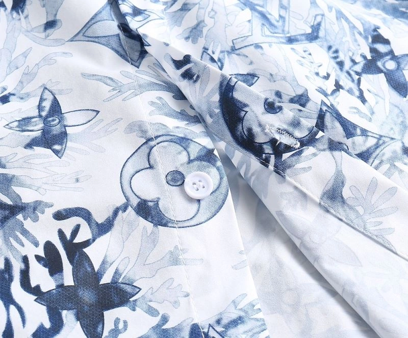 Seasonal Louis Vuitton Shirts 136466