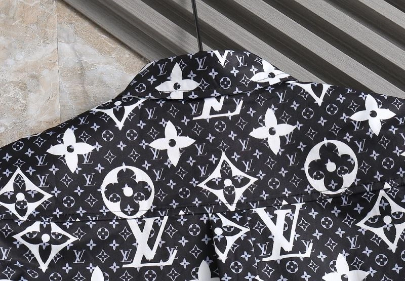 Trendsetting Louis Vuitton Shirts 136477