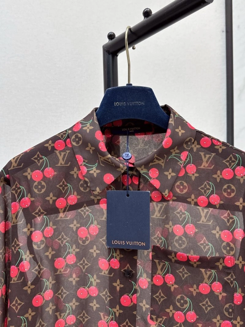 EyeCatching Louis Vuitton Shirts 130692