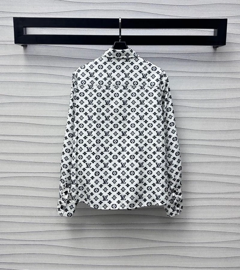 Functional Louis Vuitton Shirts 130679